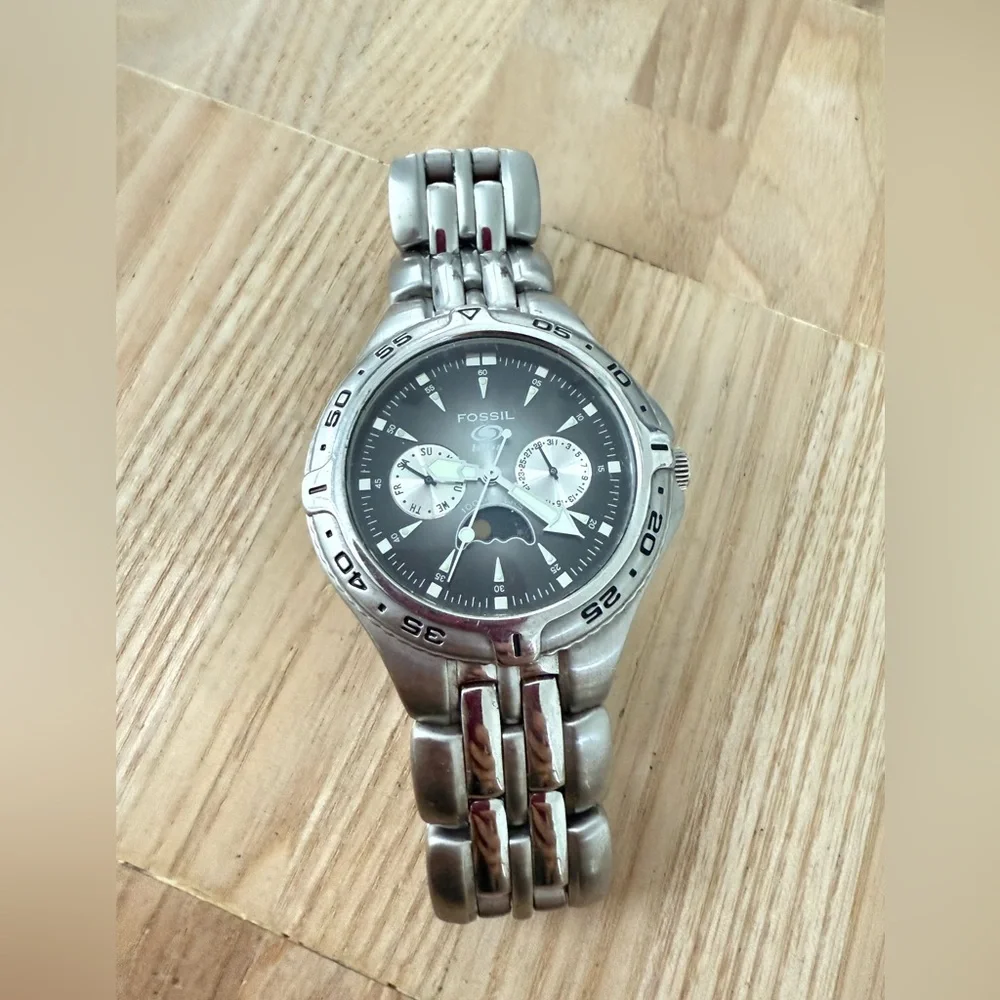 Fossil blue men’s gray and stainless steel moon phase sport watch NEW BATTERY